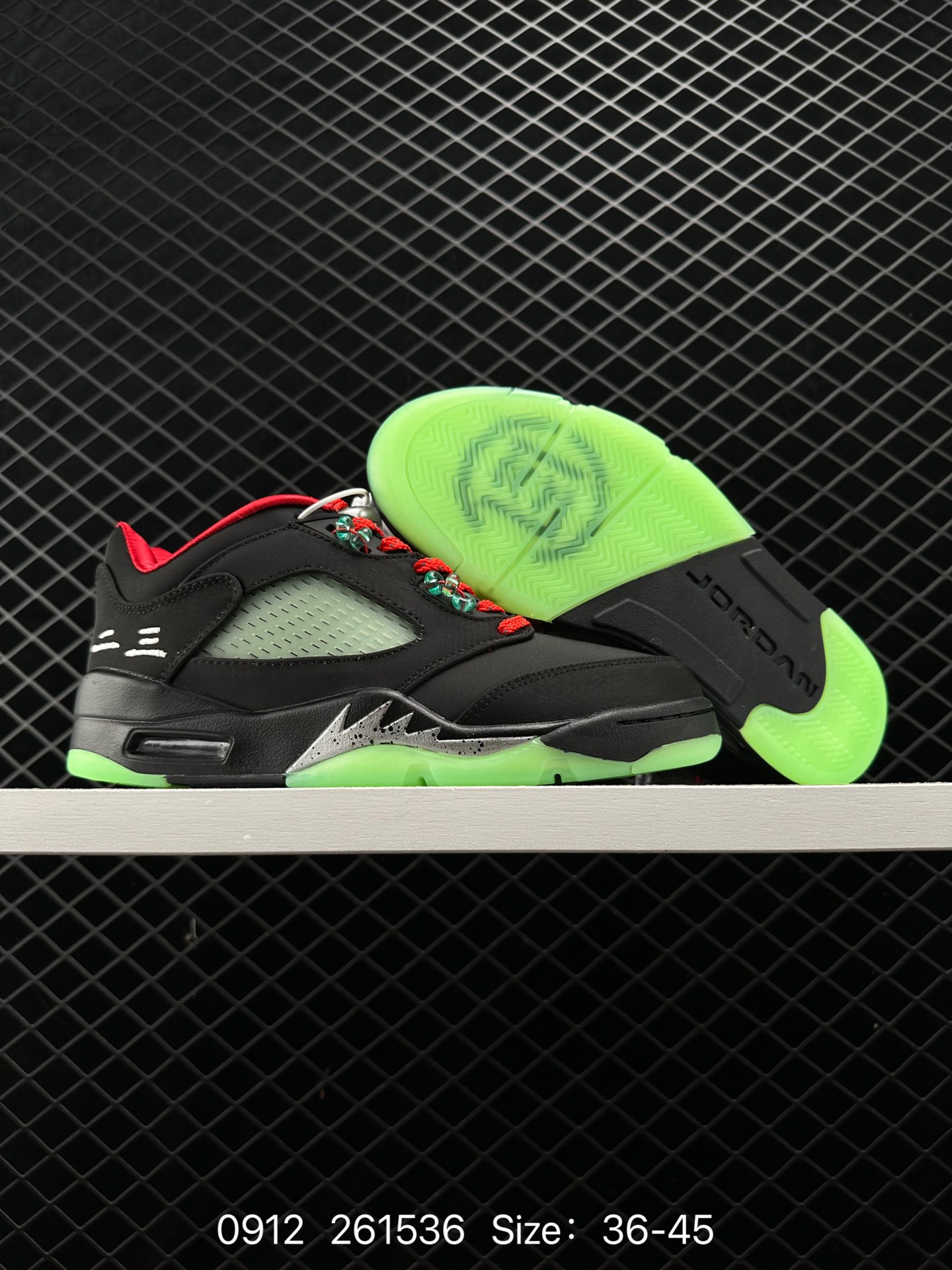 Nike Air Jordan 5 Retro